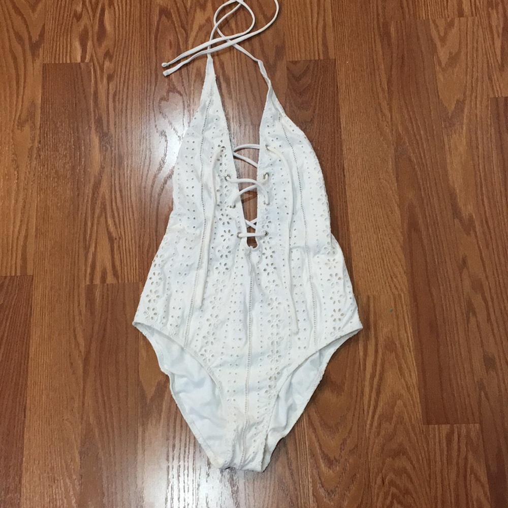 Eyelet Topshop One Piece - Picture 5 of 8